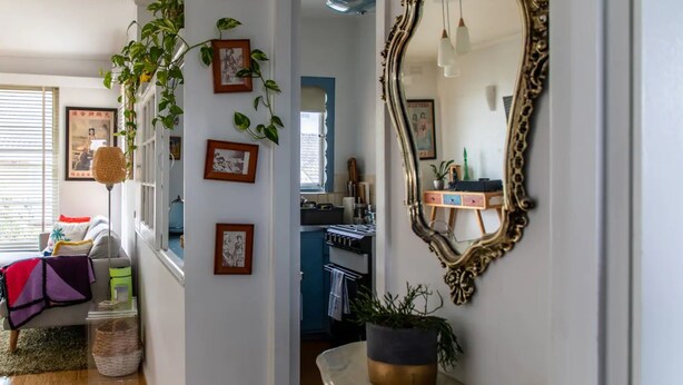 Interior - Retro 1 Bedroom Apartment In Melbourne's Hawthorn (Hawthorn)
