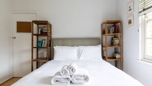 Room - Retro 1 Bedroom Apartment In Melbourne's Hawthorn (Hawthorn)