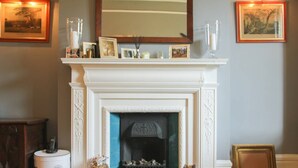 Unclassified image, 2 of 17, button - Spacious 1 Bedroom Apartment With Garden (London)