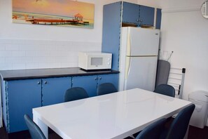 公寓 (3 Bedrooms) | 私人厨房 | 冰箱、微波炉、炉灶、厨具/餐具