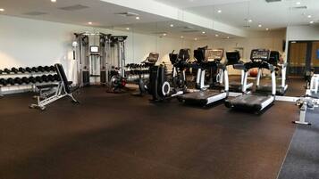 Apartment (1 Bedroom) | Fitness facility
