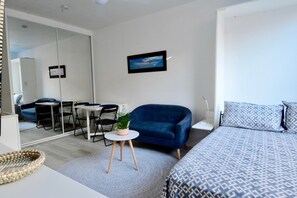 Studio (0 Bedroom)