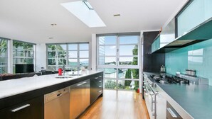 獨棟房屋 (3 Bedrooms) | 私人廚房 | 咖啡機/沖茶器、大型冰箱、微波爐、烤箱