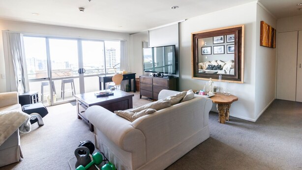 Apartment (2 Bedrooms) | Wohnzimmer | 20-Zoll-Fernseher mit Digitalempfang