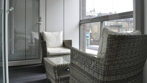 Balcony - Modern 1 Bedroom Apartment in Brixton With Balcony (London)