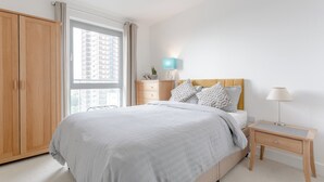 1 bedroom, Internet, bed sheets - Modern 1 Bedroom Apartment With Stunning London Views (London)