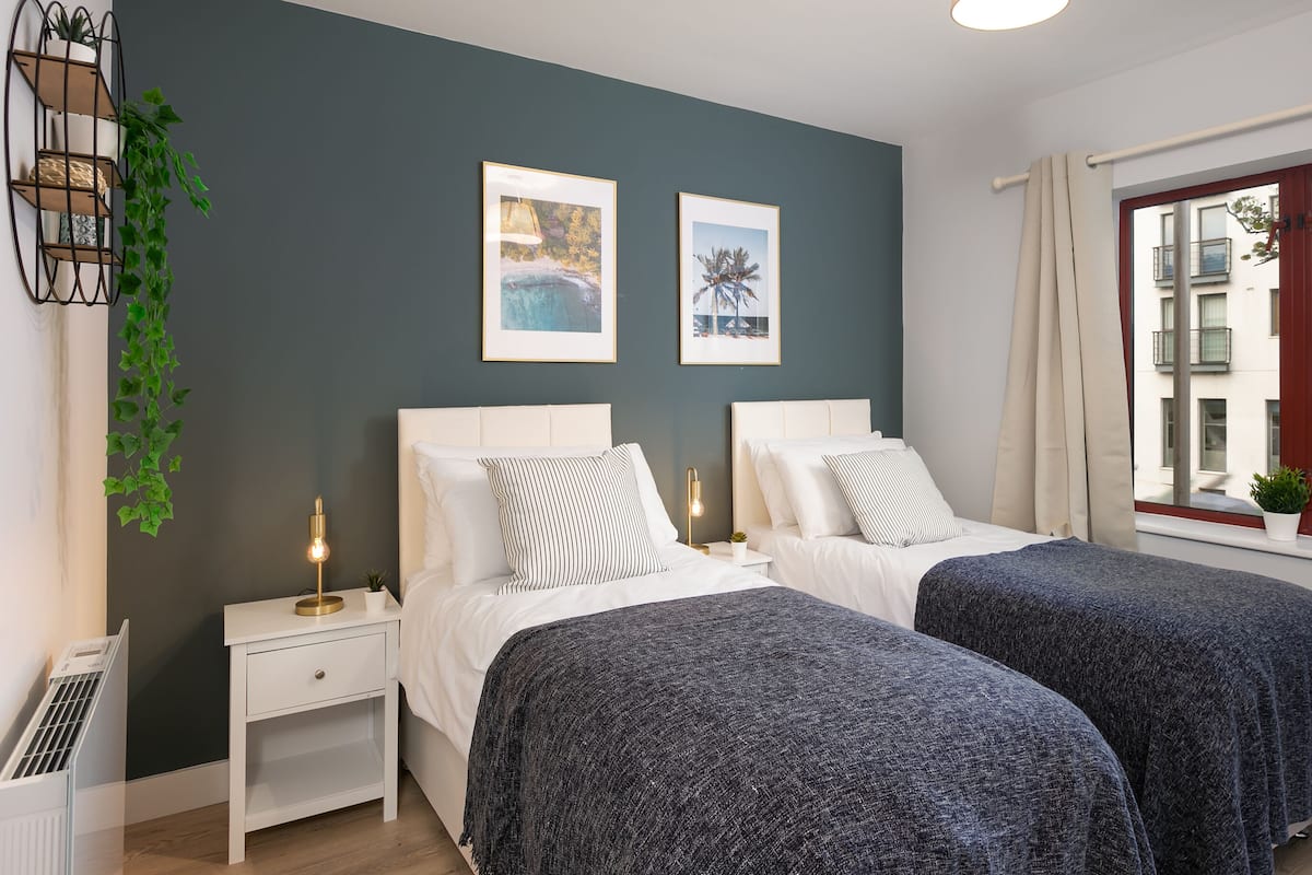 2 bedrooms, premium bedding, individually decorated