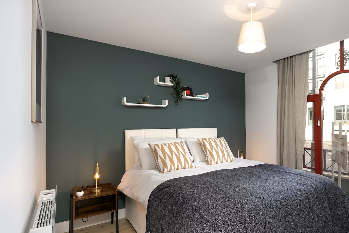 2 bedrooms, premium bedding, individually decorated