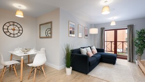 Unclassified image, 4 of 36, button - Wesley Gate Apartments (Reading)