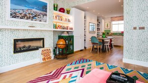 Unclassified image, 5 of 19, button - Beautiful 2 Bedroom House in Portobello With Rooftop (London)