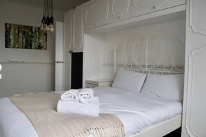 อพาร์ทเมนท์ (2 Bedrooms) | 2 ห้องนอน, Wi-Fi ฟรี, ผ้าปูที่นอน