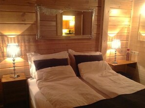 Cottage, 4 Bedrooms | 3 bedrooms, iron/ironing board, free cribs/infant beds, free WiFi