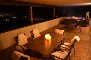 Outdoor dining - Exclusiv Apartment Bergmahd - SKI in/SKI out, Sauna-Jacuzzi - by "wachterhof" (Kaltenbach)