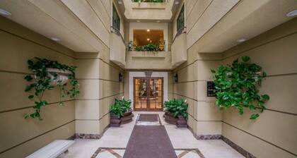 Amazing 3-br Penthouse in the Heart of Beverly Hills