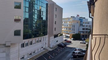 Family Apartment, 2 Bedrooms, Balcony, Park View | Street view