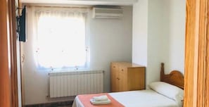Triple Room - Hostal Restaurante Taibilla (Nerpio)