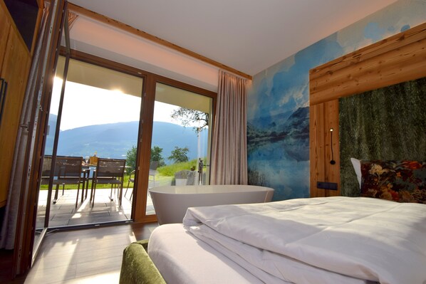 2 habitaciones, tabla de planchar con plancha y cuna de viaje 