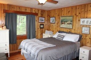 4 Schlafzimmer, Schreibtisch, Reisekinderbett, WLAN