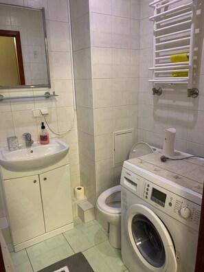 Apartment | Bathroom