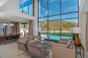 Villa, eigener Pool | Wohnbereich