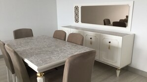 Superior Apartment | In-room dining - Espartakule emlak konut suite (Istanbul)