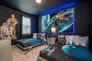 9 bedrooms, iron/ironing board, internet, bed sheets - Beautiful Mansion with Private Pool, Close to Disney, Orlando Mansion 3128 (Orlando)