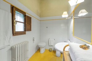 Badewanne, Haartrockner, Bidet