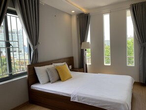 Apartment, 2 Bedrooms | 1 bedroom, minibar, desk, soundproofing