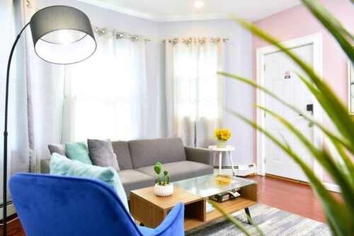 Cozy apartment 3rd 10min Walk Downtown | City View