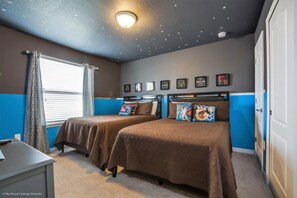 8 Schlafzimmer, BĂŒgeleisen/BĂŒgelbrett, Internetzugang, BettwĂ€sche
