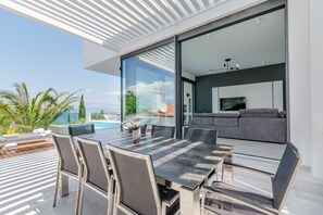 Terrace/patio - Luxury Villa Luna with Swimming Pool (Sutivan)