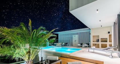 Luxury Villa Luna with Swimming Pool