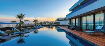 Beachfront Villa Baronessa with Pool