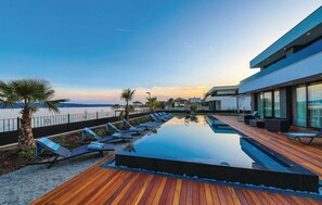 Outdoor pool, sun loungers - Beachfront Villa Baronessa with Pool (Kastela)