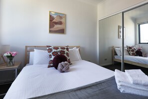 2 bedrooms, iron/ironing board, Internet, bed sheets