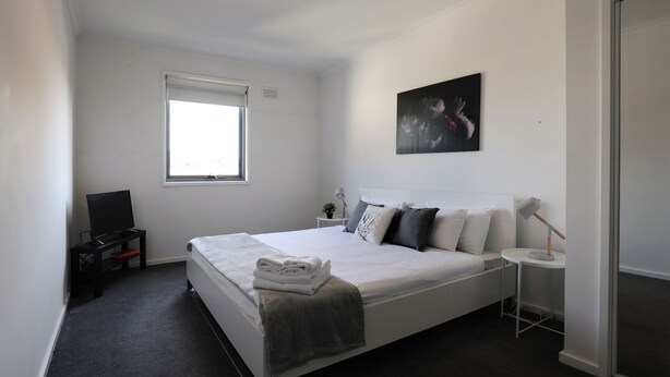 2 bedrooms, iron/ironing board, Internet, bed sheets - Extra Large 2 BDR Apt Melbourne Southbank (Southbank)
