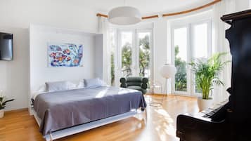 Luxury Villa, Private Pool | 5 bedrooms, soundproofing, iron/ironing board, cribs (free)