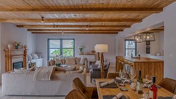 Deluxe-villa | Opholdsområde | Fladskærms-tv