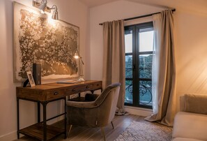 Deluxe Villa | 4 bedrooms, individually decorated, individually furnished, desk