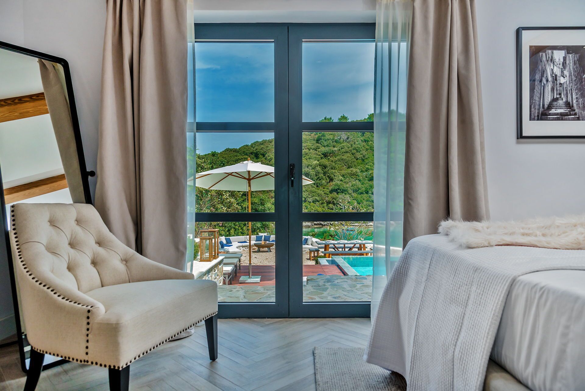 Deluxe Villa | 4 bedrooms, individually decorated, individually furnished, desk