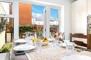 Comfort House | Dining - Elephant Court (Reading)