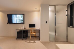 Blackout drapes, soundproofing, iron/ironing board, free WiFi - Hotel Button (Busan)