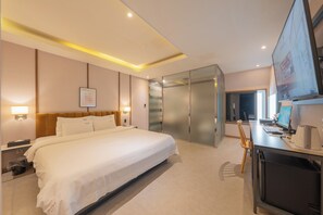 Standard Room | Blackout curtains, soundproofing, iron/ironing board, free WiFi