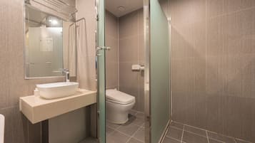 VIP | Blackout drapes, soundproofing, iron/ironing board, free WiFi