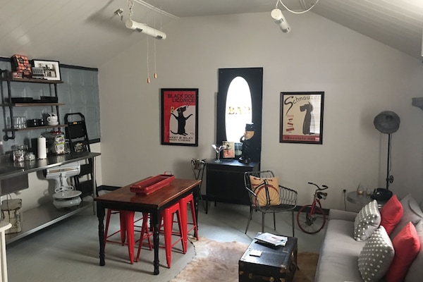 SPACIOUS AND COMPFORTABLE!