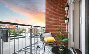 Balcony - Lily Apartment (Reading)