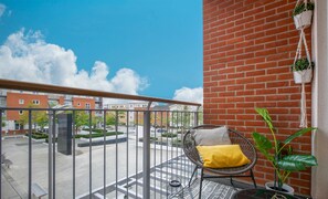 Superior Apartment | Balcony - Lily Apartment (Reading)