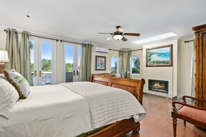 4 bedrooms, desk, iron/ironing board, travel crib