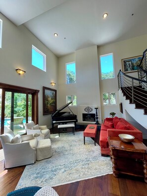 Smart TV, fireplace, books