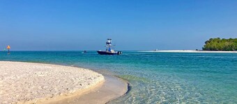 Modern Beach House...<br>Bike to beach, shopping and restaurants.